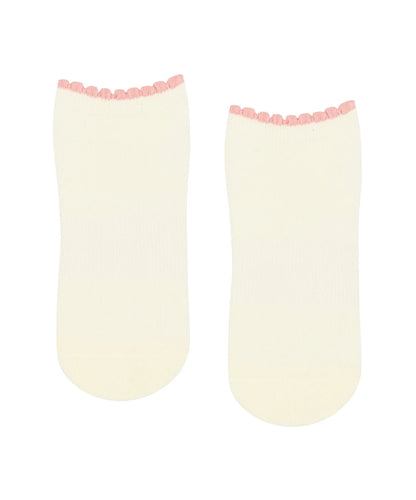 Classic Low Rise Grip Socks - Buttercream Frill